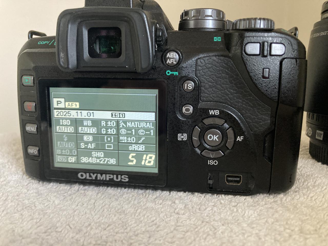 Olympus D-SLR E-510 met objectieven