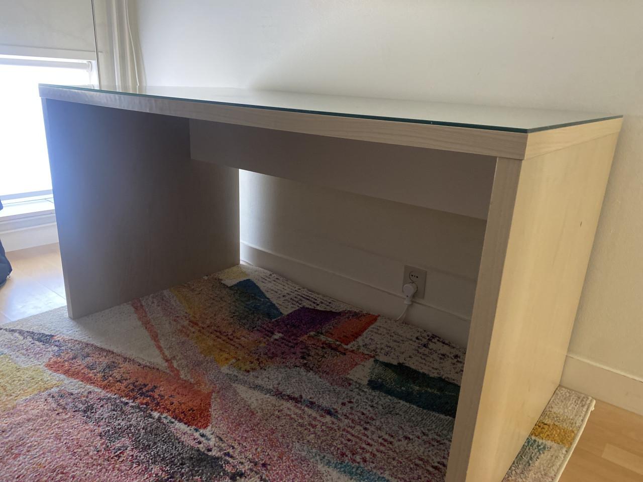 Bureautafel met glazen plaat(IKEA)