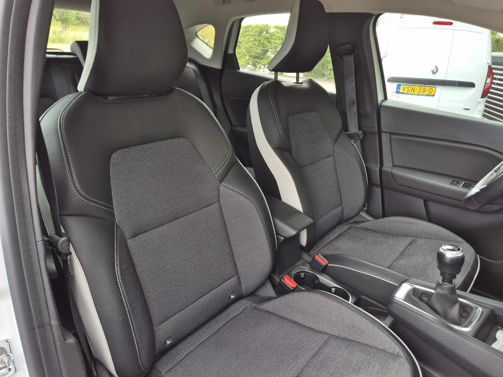 Renault Captur 1.3 tce 130 intens trekhaak, camera, stoel-, stuur- en voorr