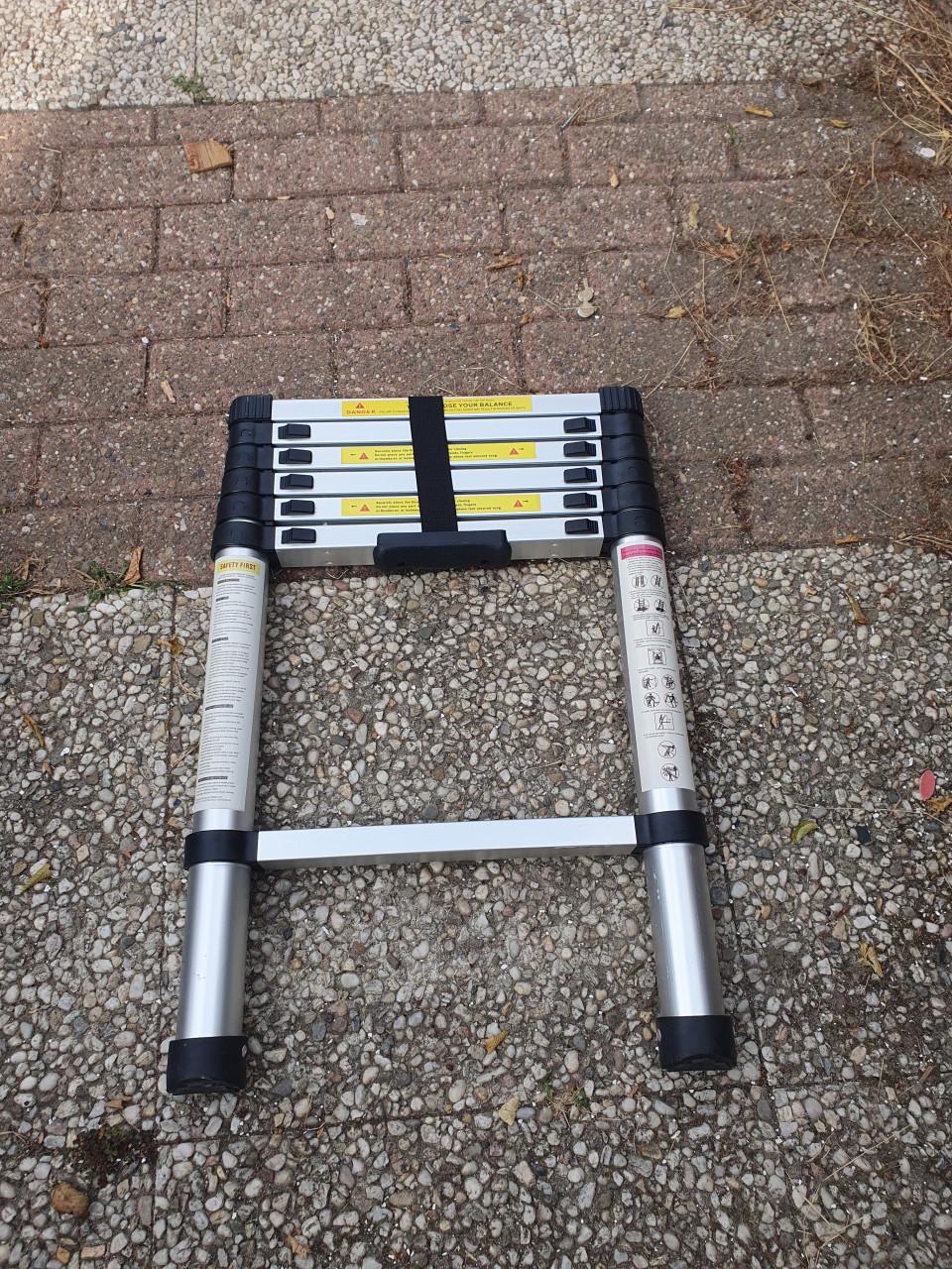 Outbee Telescopische Ladder 2,6 Meter – Aluminium – Inklapbaar – 150 kg