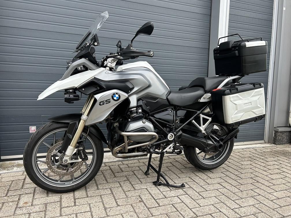 Frisse BMW R1200GS uit 2015 met 76dkm, 1e eig, vario kofferset etc €8995,-