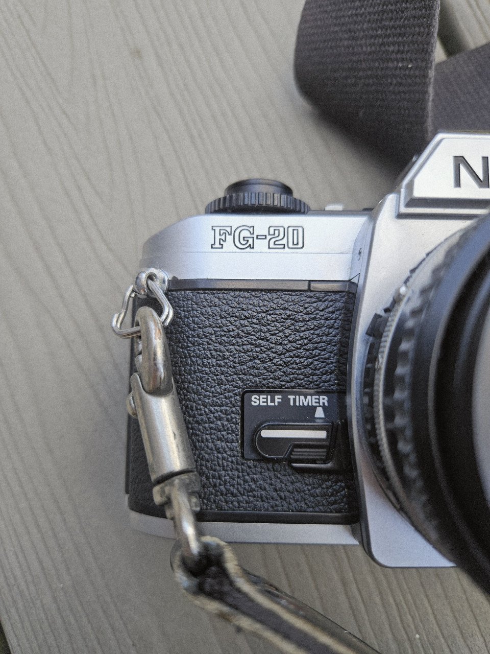Werkende Nikon FG-20, 35 mm spiegelreflexcamera met een 50 mm E lens...