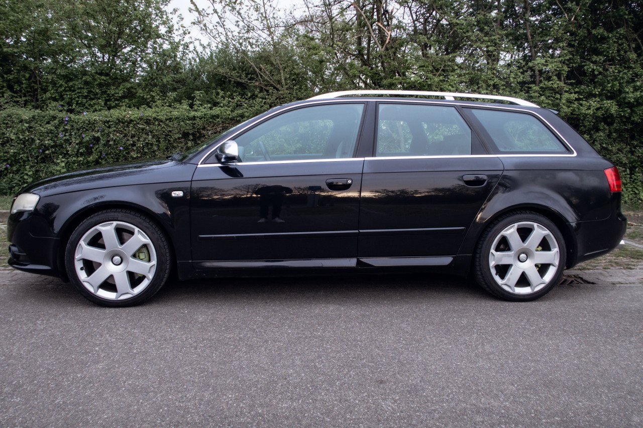 Audi S4 Avant V8 Handbak 2005 Zwart - Milltek - Youngtimer