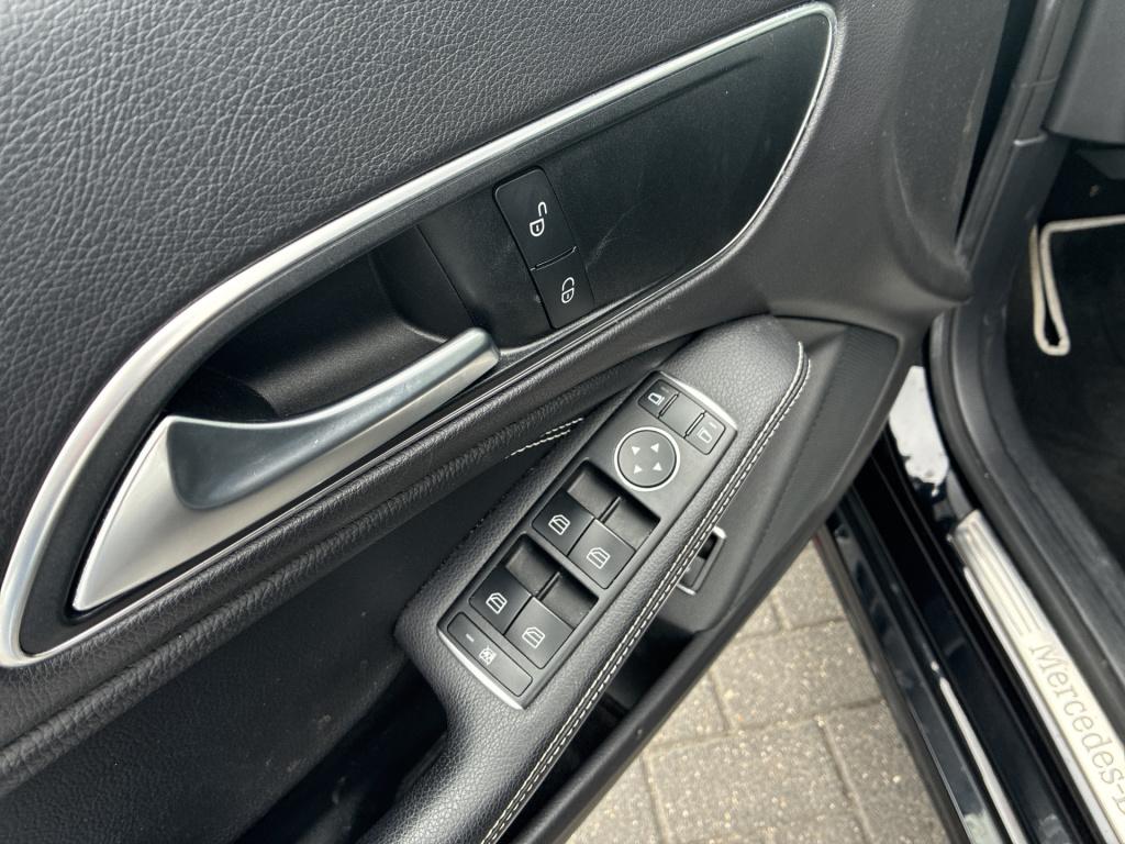 Mercedes-Benz Cla 180 business solution | automaat | navigatie | stoelverwa