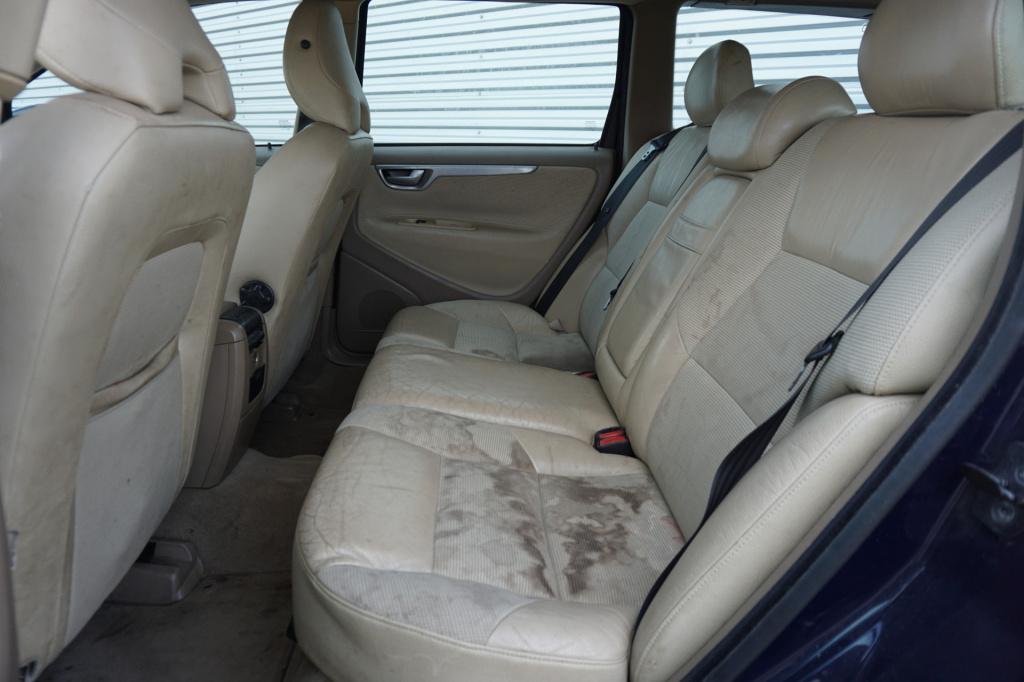Volvo V70 2.4d edition airco / cruise / elektr. ramen / trekhaak / lm velge
