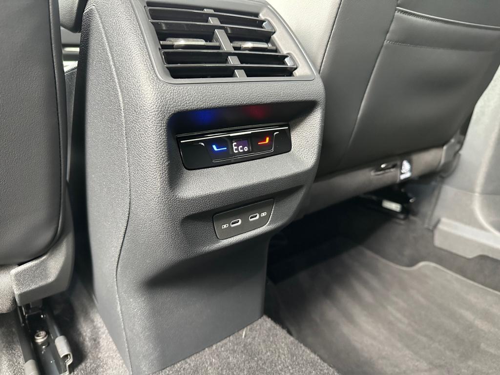 Volkswagen Tiguan 1.5 ehybrid elegance 204pk | trekhaak | 360 camera | dode