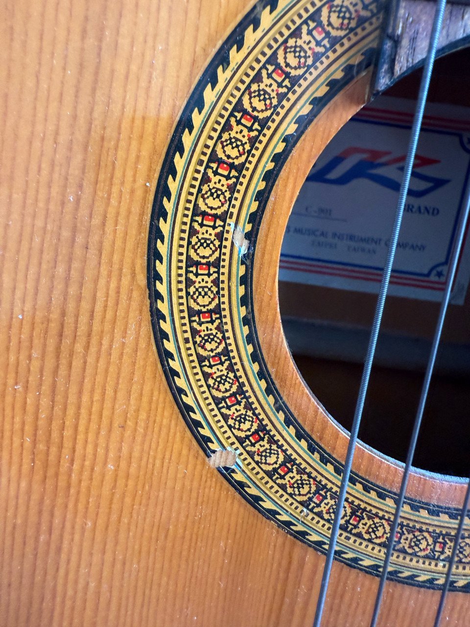 Akoestische gitaar (rechtshandig) incl. tas en standaard