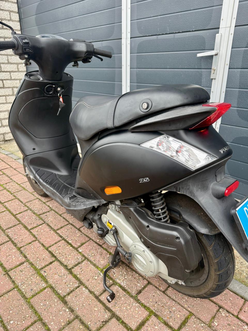Piaggio zip 2016 1e eigenaar