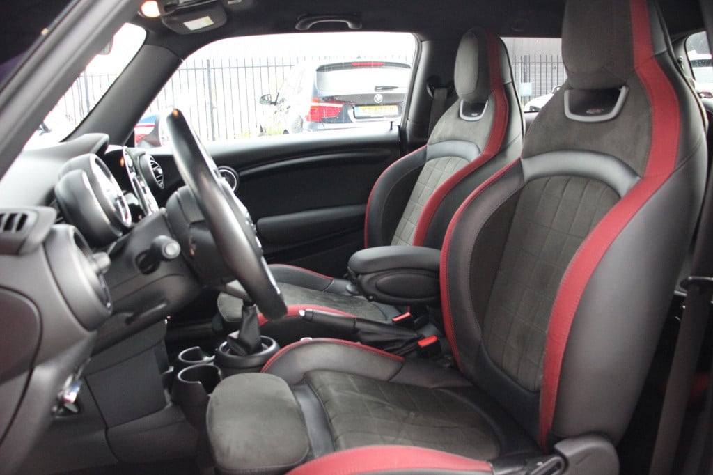 Mini Cooper mini 1.5 | john cooper works pakket | jcw stoelen | parkeersens