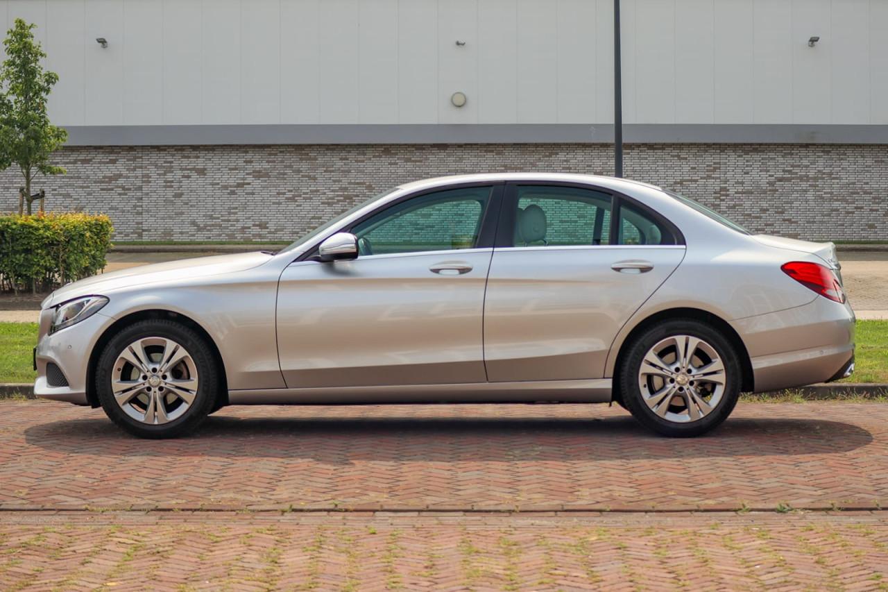 Mercedes C180 W205 2014 Nieuw model (8,2 sec 100) Nieuwstaat! Zuinig!