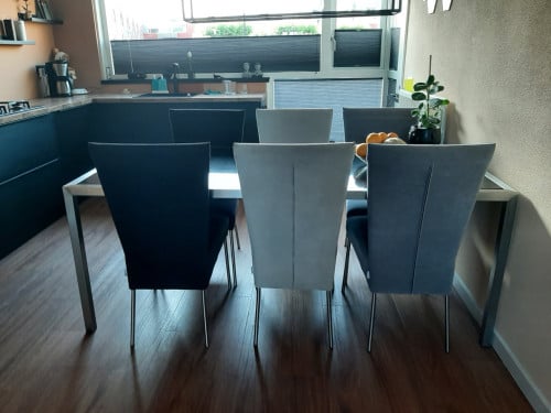 Eettafel en 6 stoelen