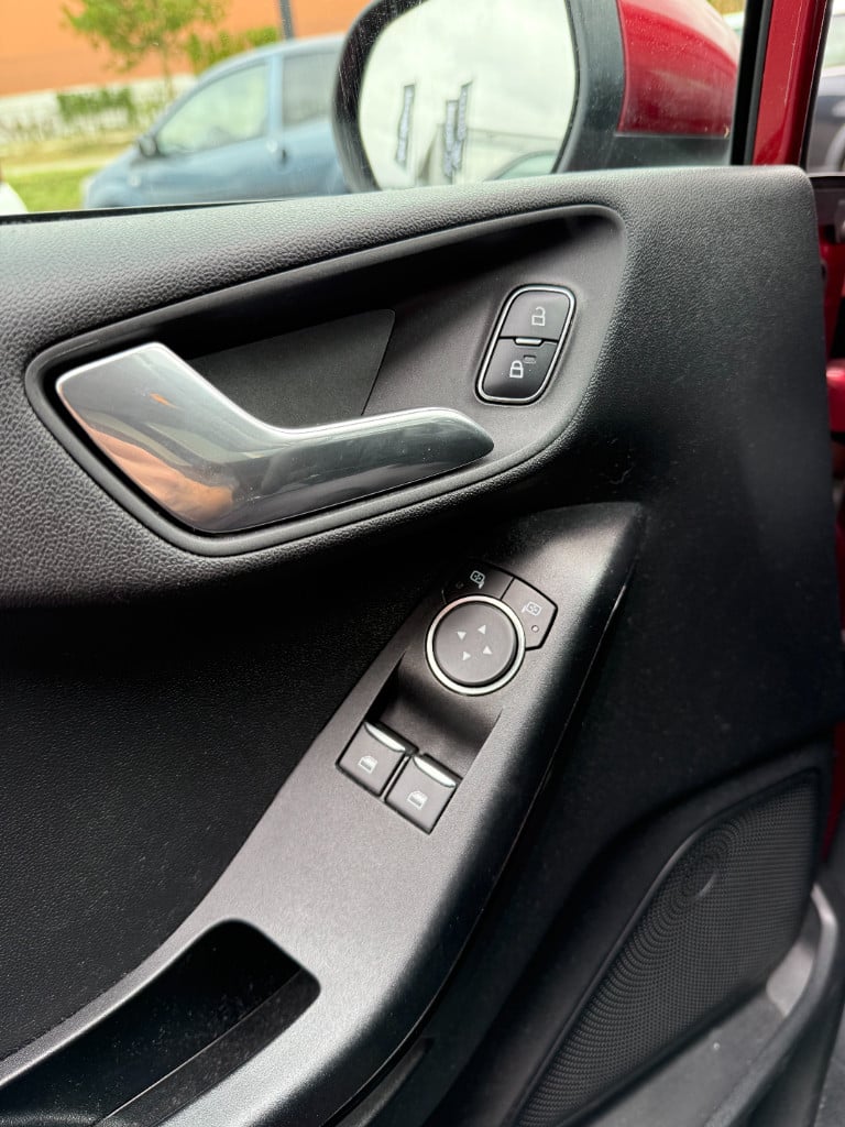 Ford Fiesta 1.1 - trend - cruisecontrol