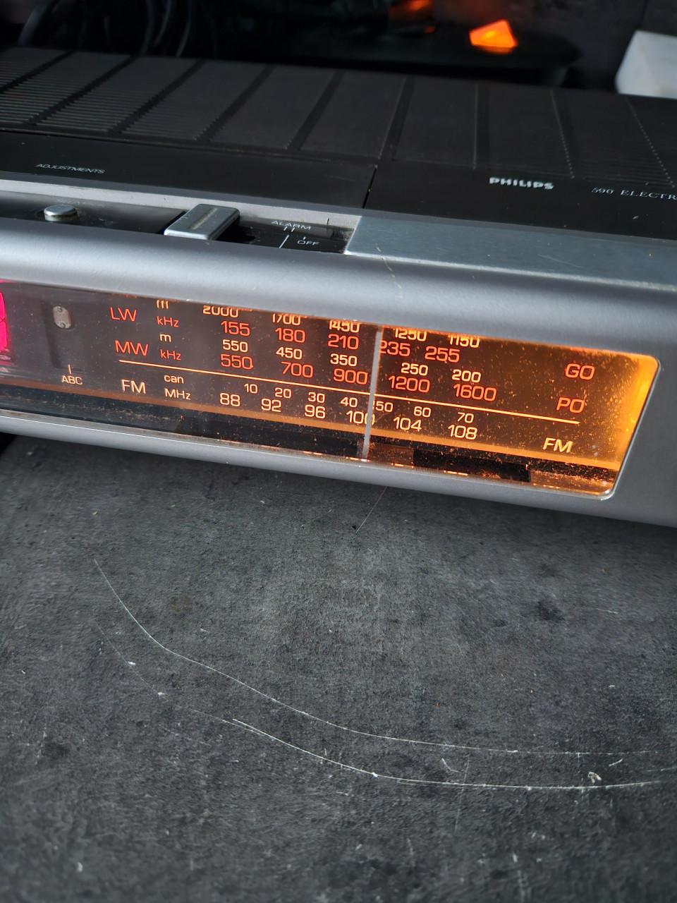 Philips 590 Electronic Clockradio - Vintage Wekker Radio