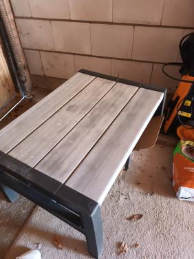 Gratis buiten bijzettafel