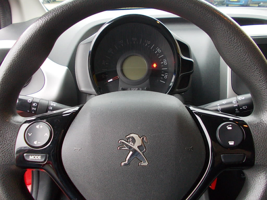 Peugeot 108 1.0 vti 5-deurs airco bleutooth (btw verr.b.)