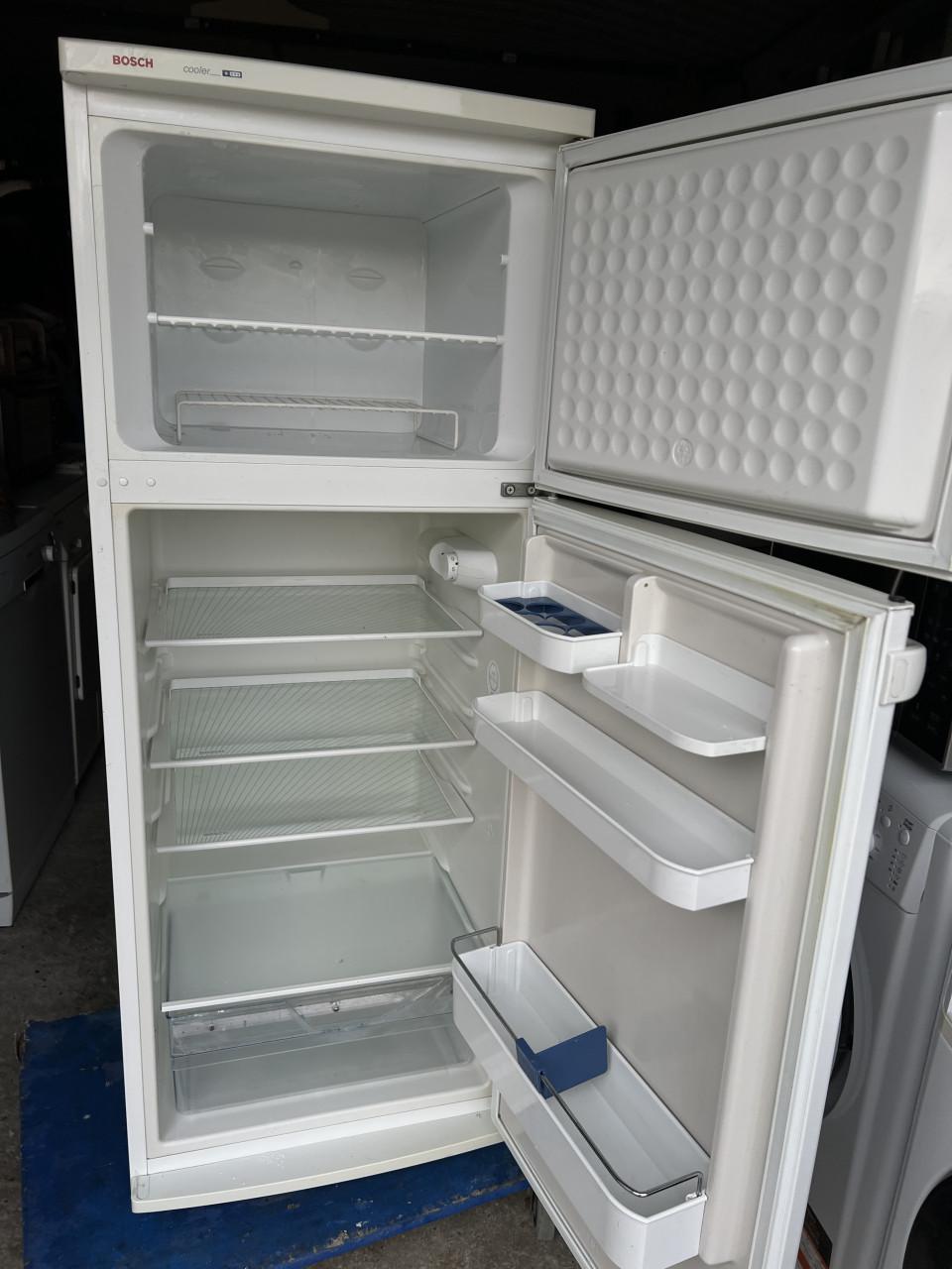 BOSCH koel vries combinatie Koelkast vriezer 145x55 cm.