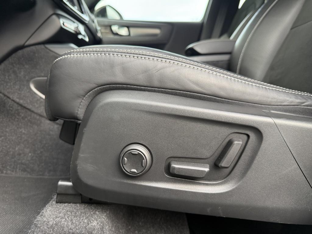 Volvo XC40 t5 262pk recharge r-design| adap.cruise| trekhaak| camera| elek.