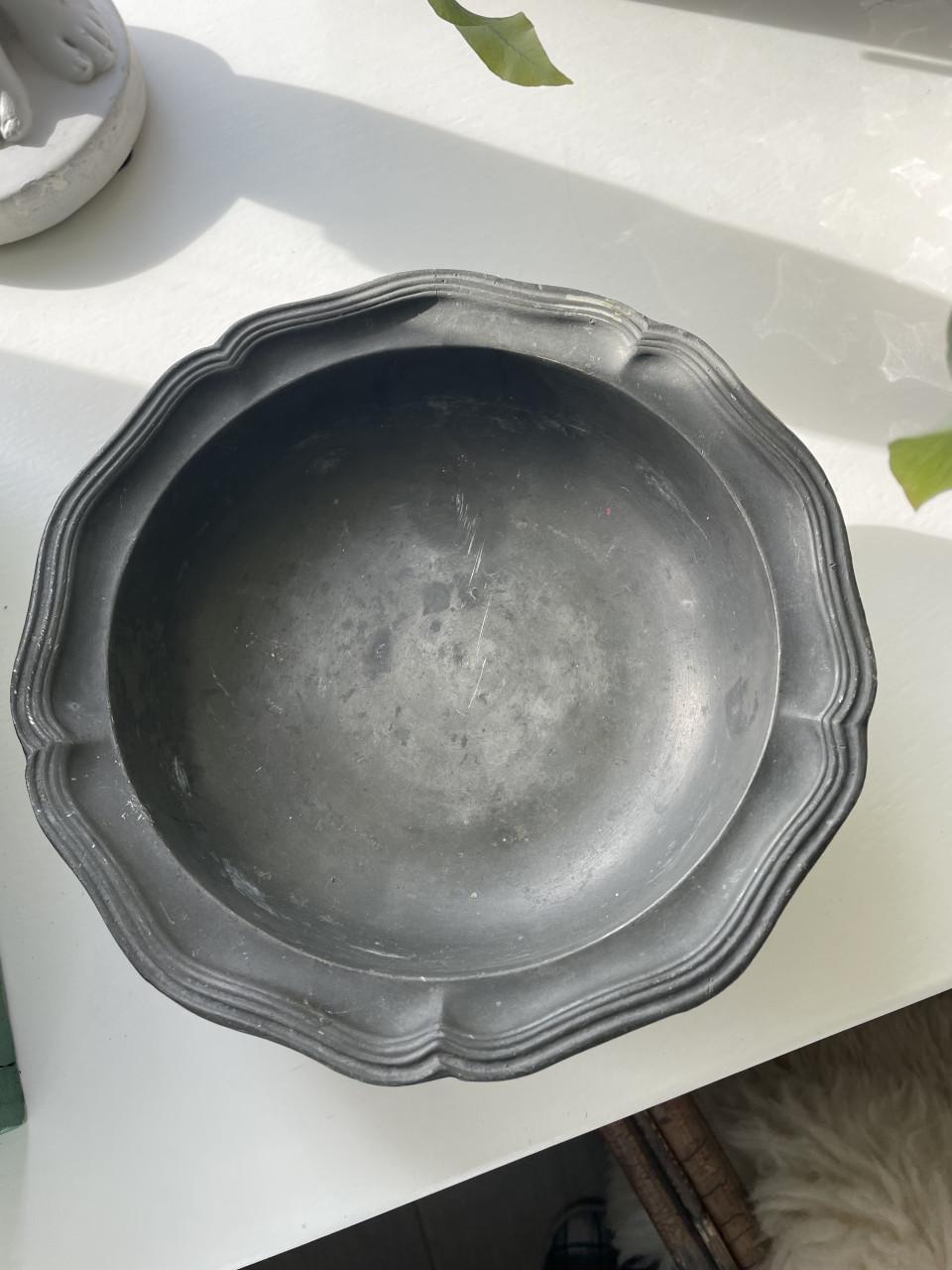 Tinnen schaal en kan