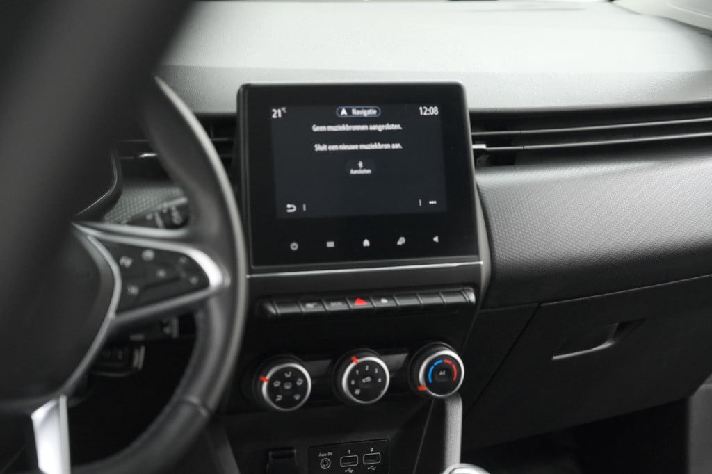 Renault Clio tce 90 zen | parkeersensoren | navigatie | apple carplay