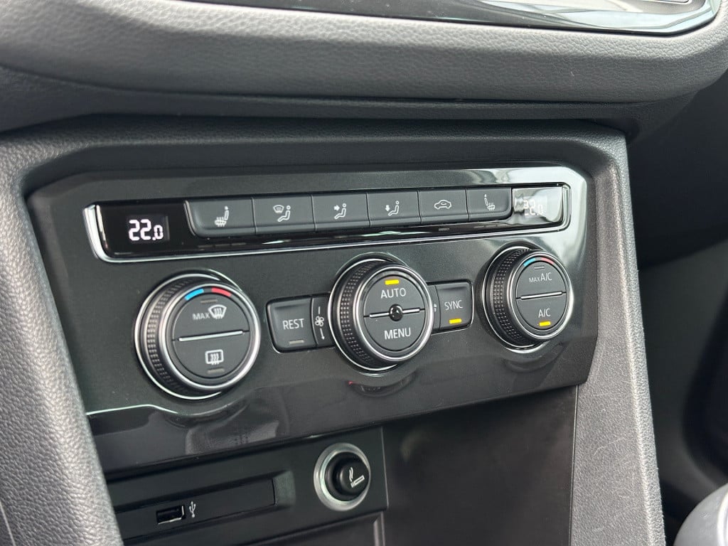 Volkswagen Tiguan 1.5 tsi act 150pk r-line | virtual cockpit | camera | erg
