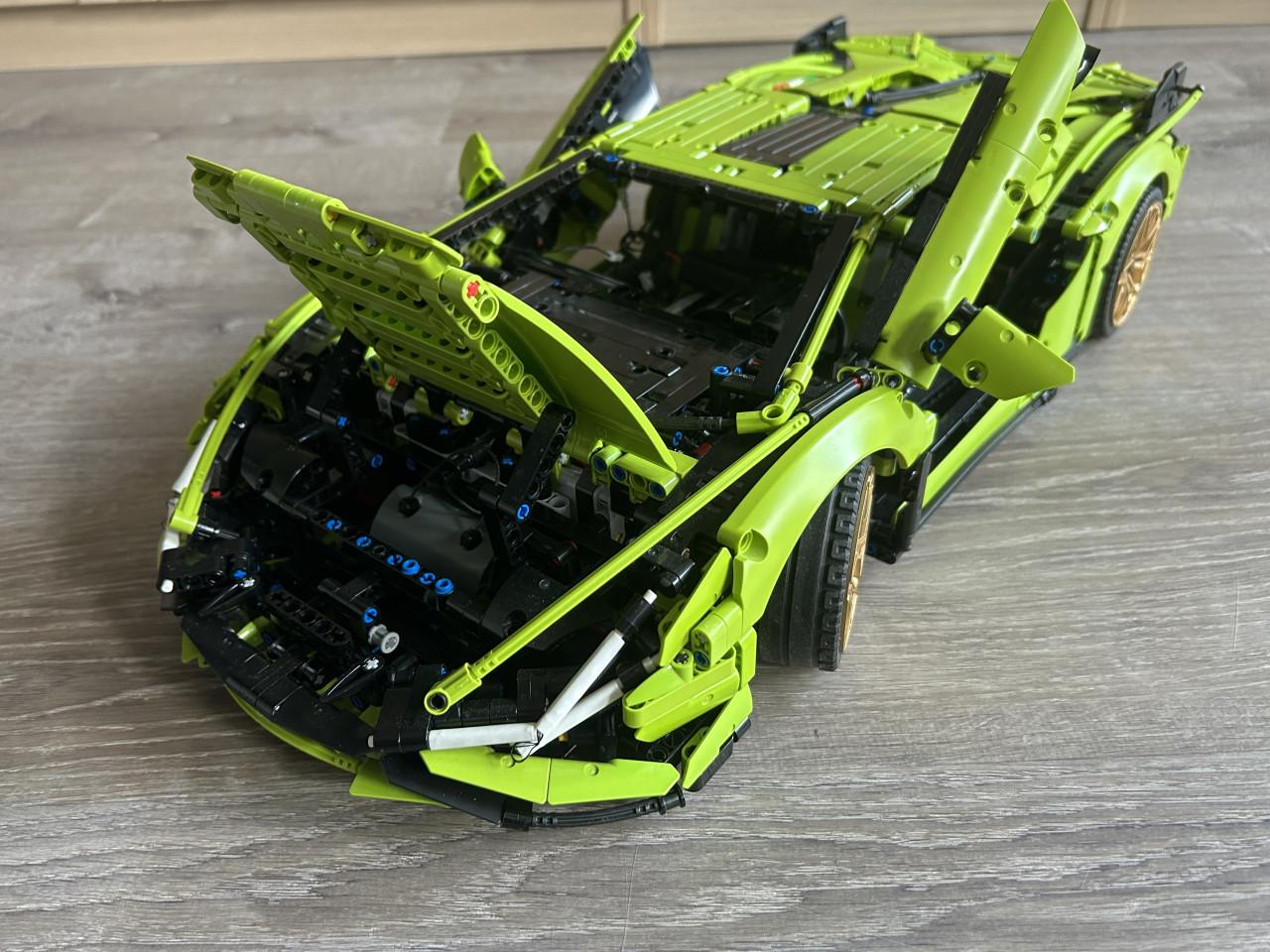 Lego Technic Supercar 42115 – Lamborghini Sian FKP 37
