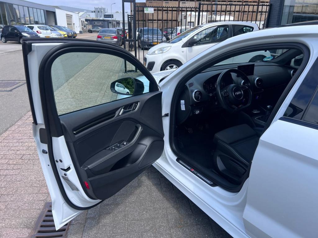 Audi A3 limousine 1.4 tfsi cod ambiente pro line plus