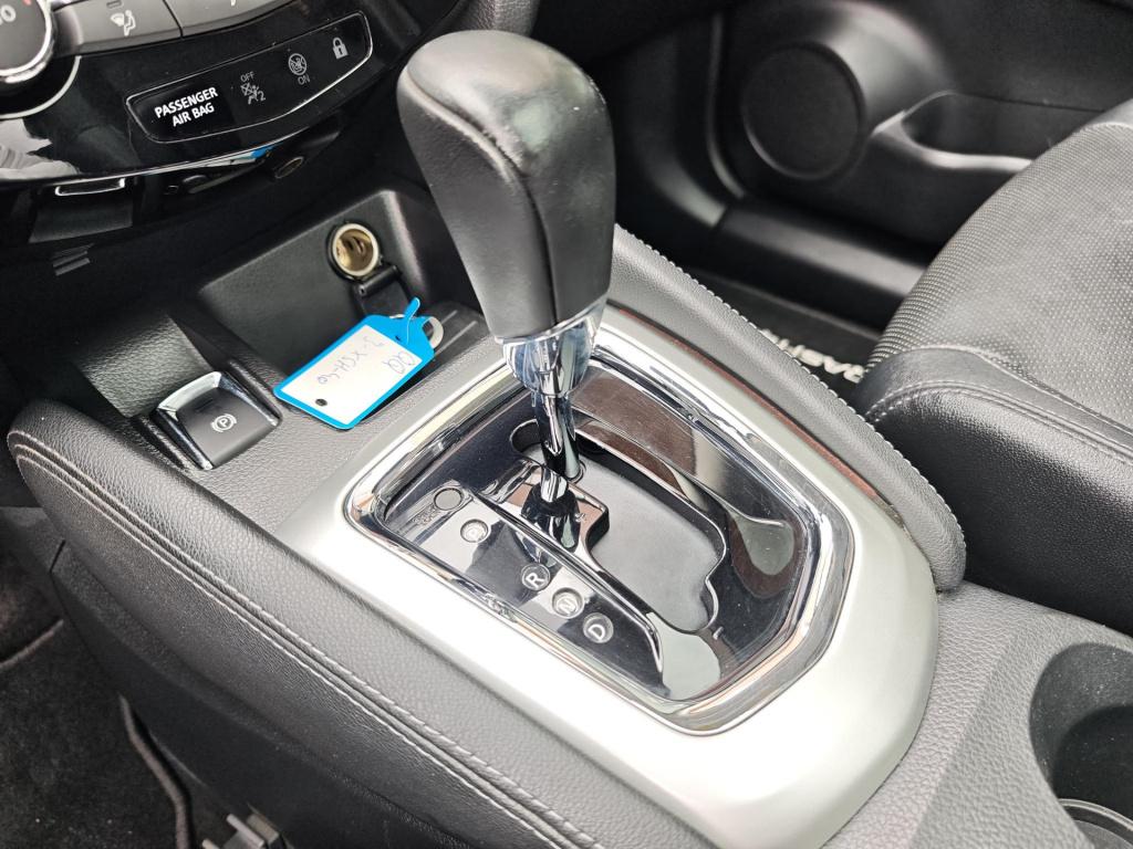 Nissan Qashqai 1.2 tekna automaat incl. trekhaak!