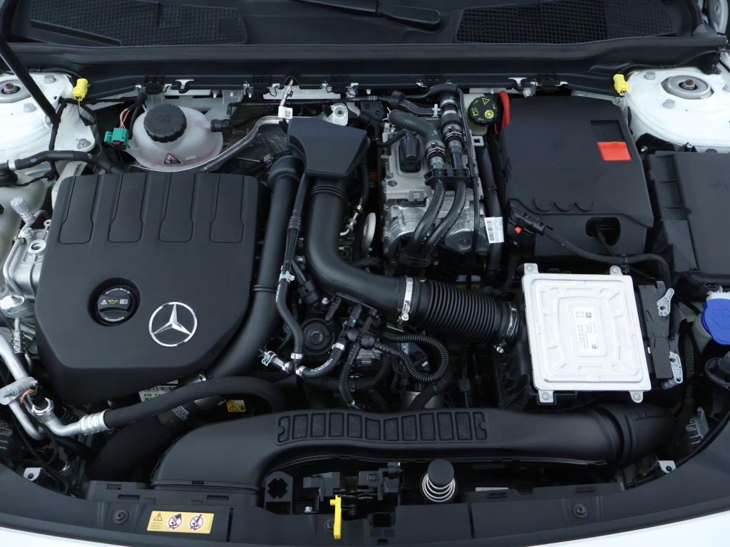 Mercedes-Benz A-Klasse 250 e premium plus | amg line | panoramadak | sfeerv