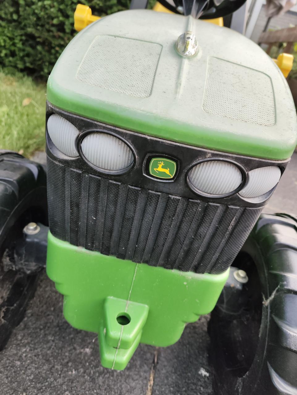 John Deere traptractor