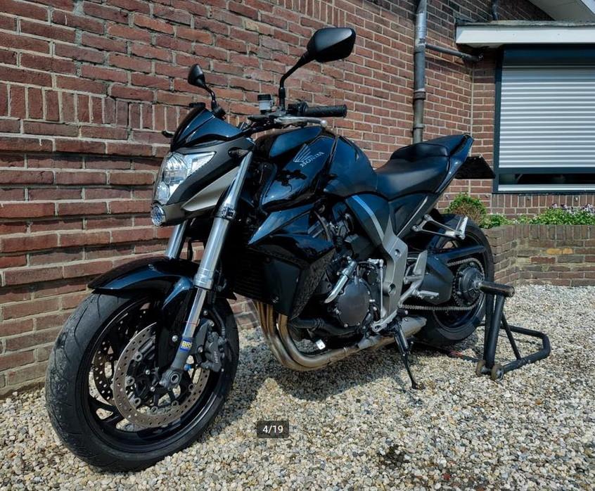 Honda CB1000R veel extra's - lage km. stand te koop