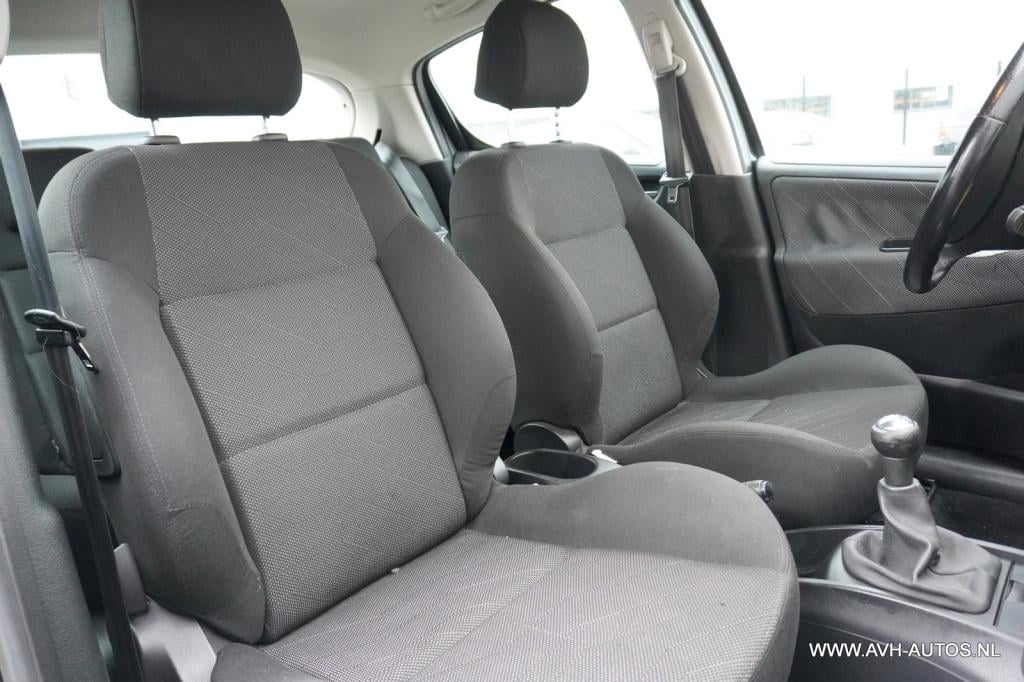 Peugeot 207 1.4-16v xs