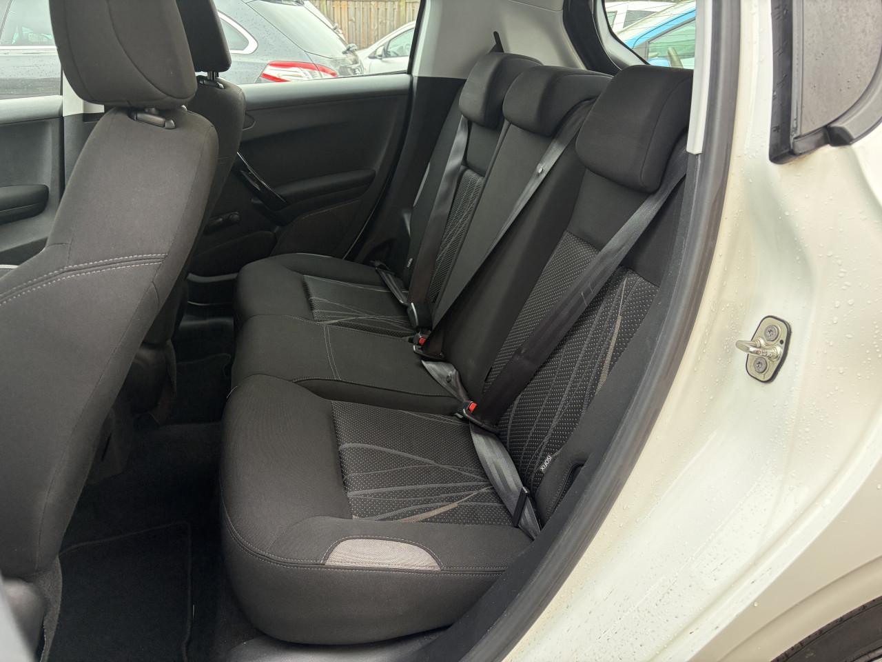 Peugeot 208 1.2vti 2013 5drs airco