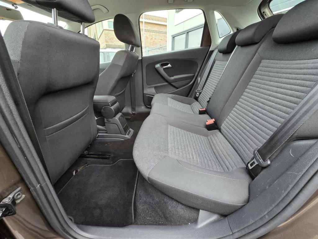 Volkswagen Polo 1.4-16v highline