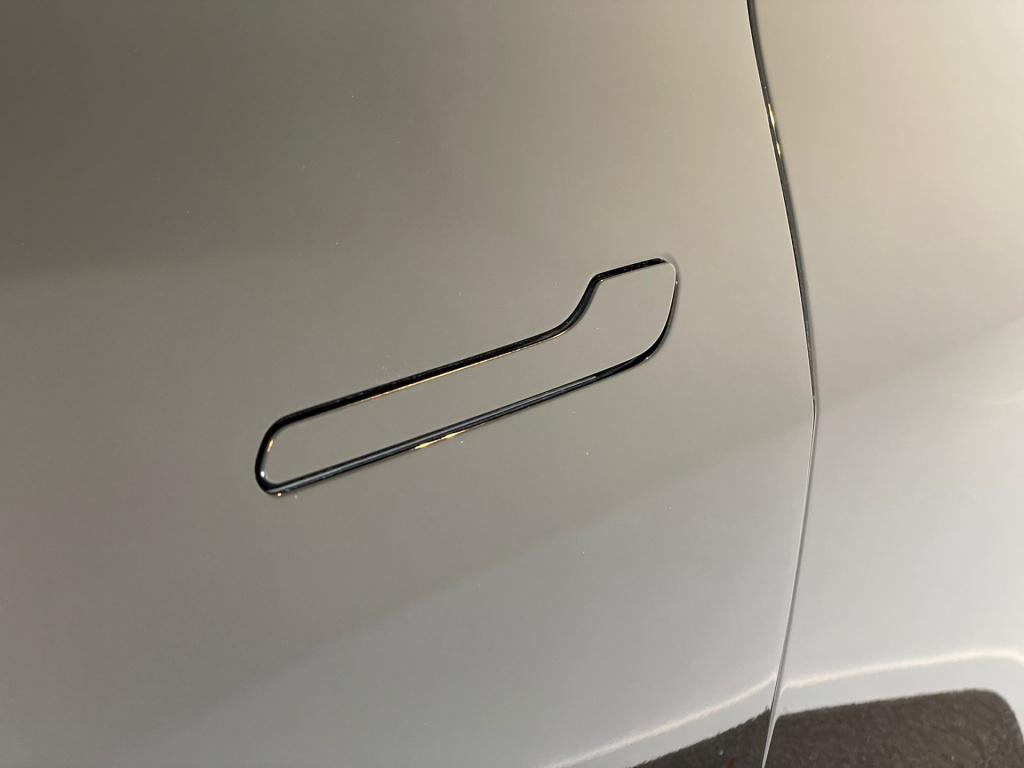 Tesla Model Y long range awd 75 kwh