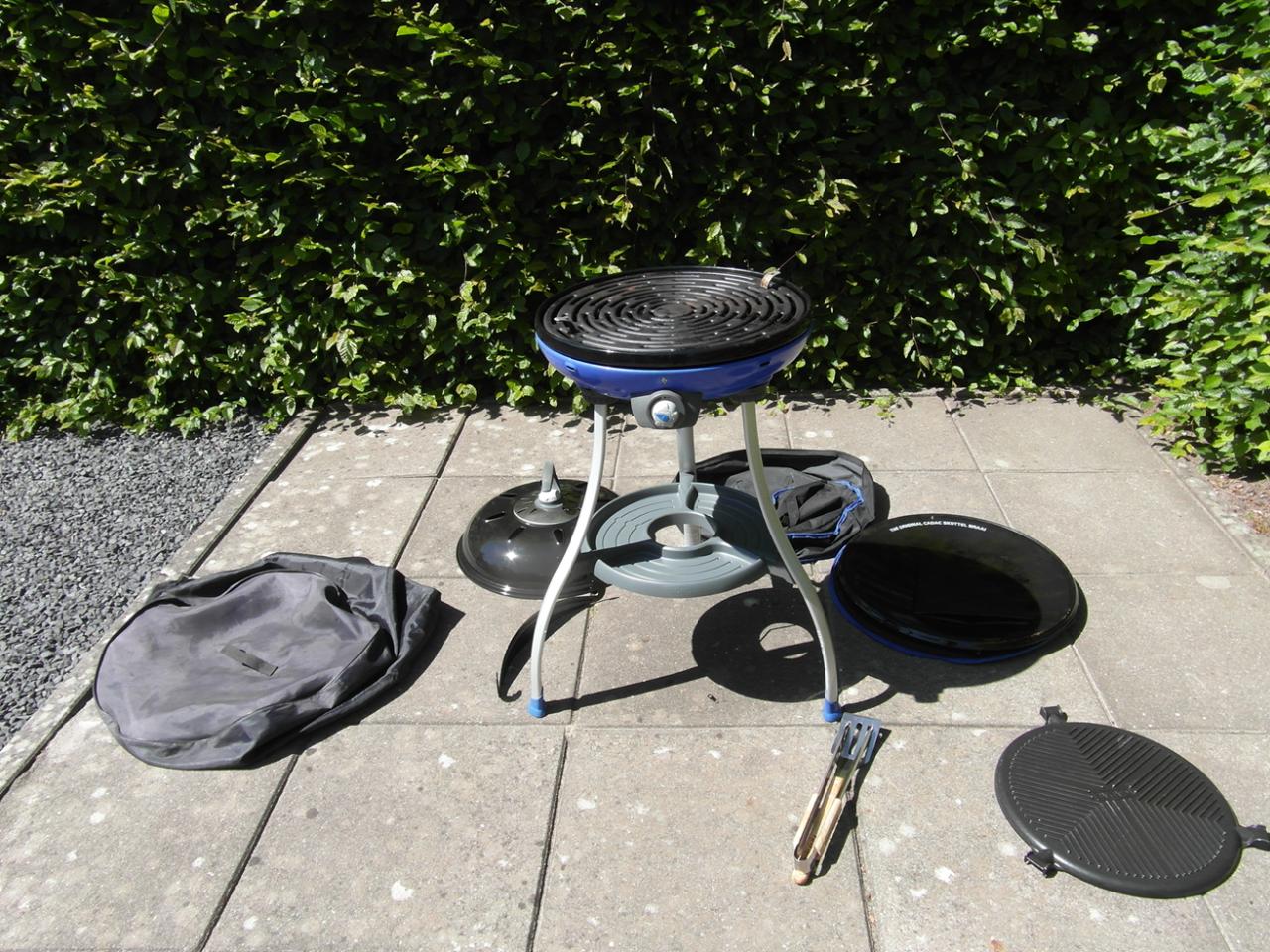 Cadac Safari Chef skottelbraai met veel accessoires in handige opbergtassen