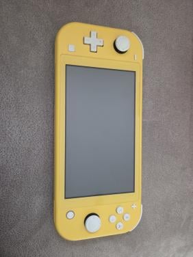 Nintendo Switch Lite grijs en geel evt. incl. spellen