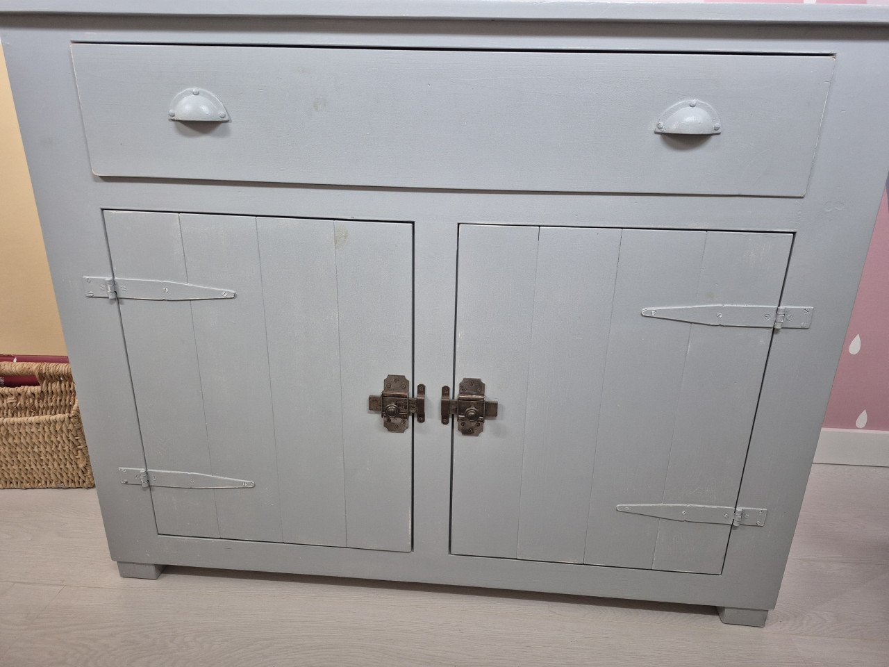 Commode / kast met planken