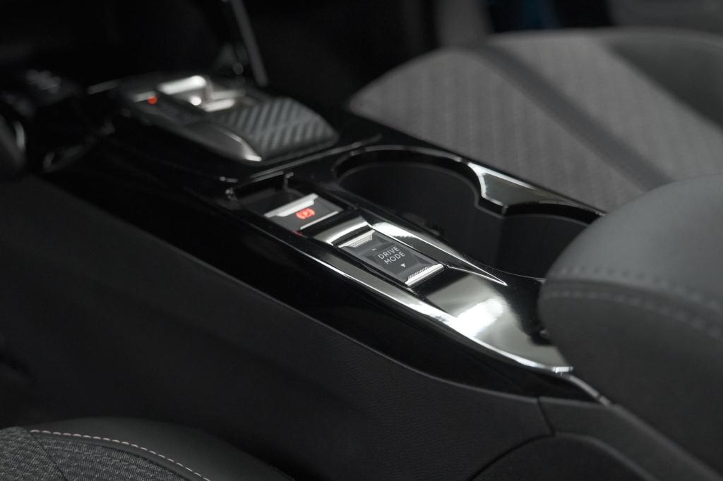 Peugeot 2008 1.2 hybrid 145 allure | vision plus pakket | 360 camera | adap