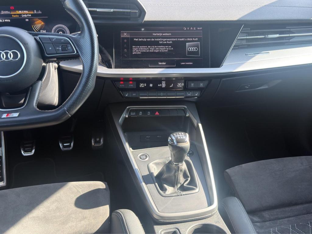 Audi A3 sportback 35 tfsi s 3x s-line sfeer rs stoelen acc camera
