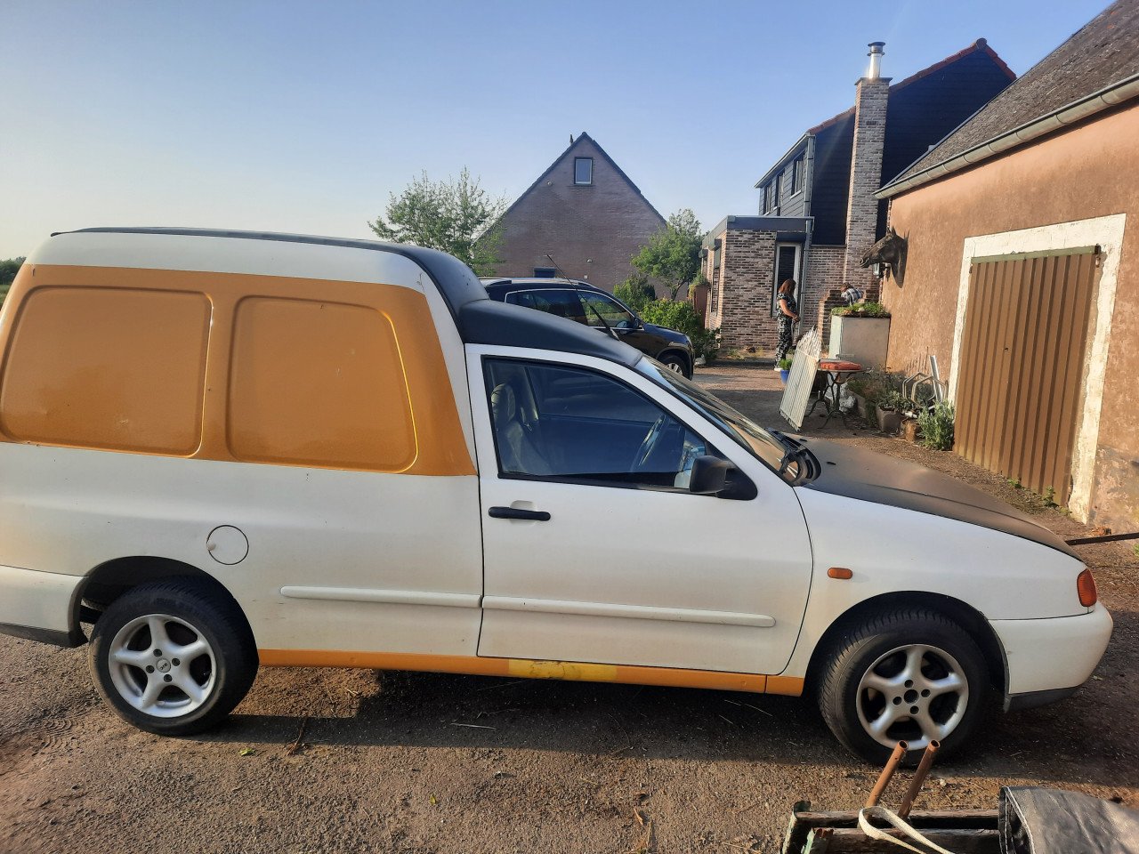 VW Caddy 1.4 MPi benzine  grijs kenteken