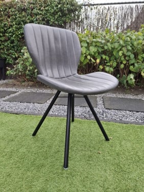 Eetkamerstoelen 4 stuks GRATIS