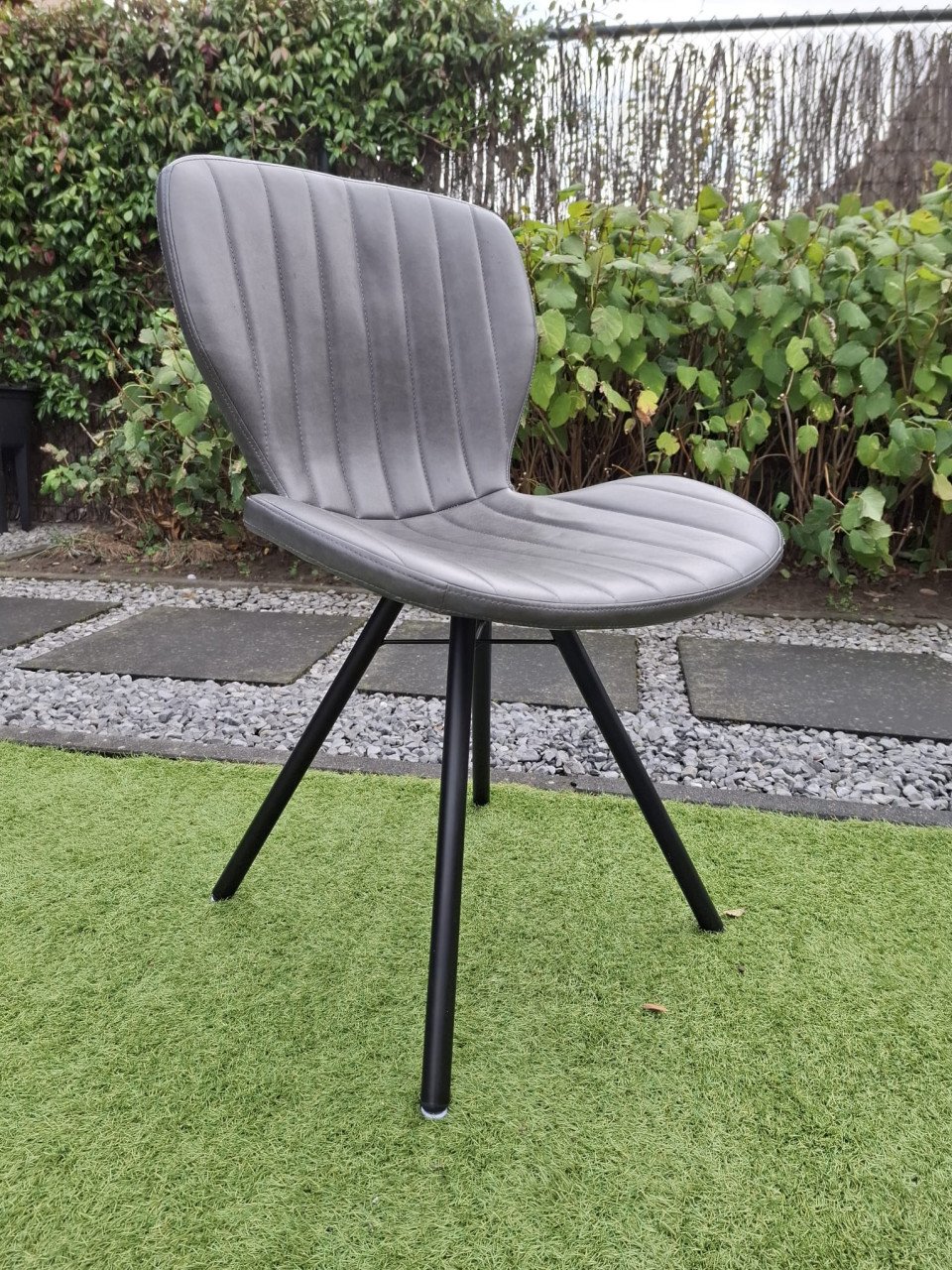 Eetkamerstoelen 4 stuks GRATIS