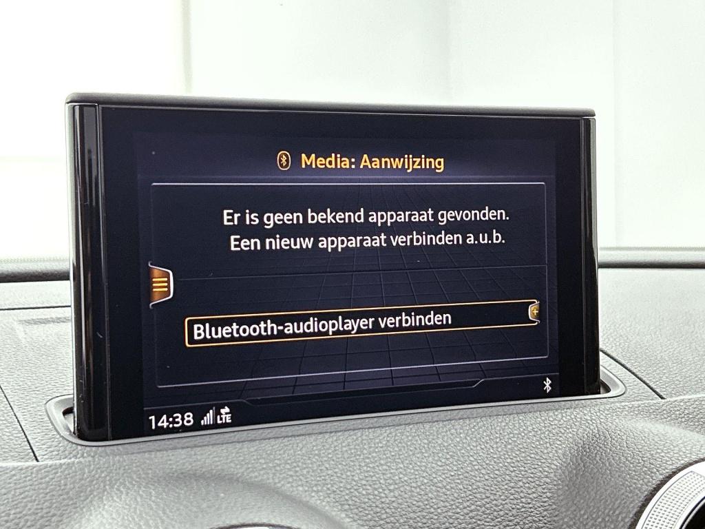 Audi A3 limousine 1.0 tfsi s line | navigatie | afgevlakt sportstuur | spor