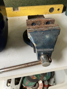 Te koop 2 bankschroeven in goede staat