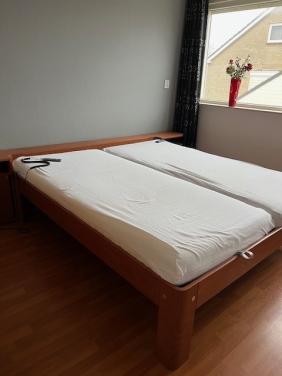 GRATIS Auping bed, 2 persoons - deels electrisch verstelbaar