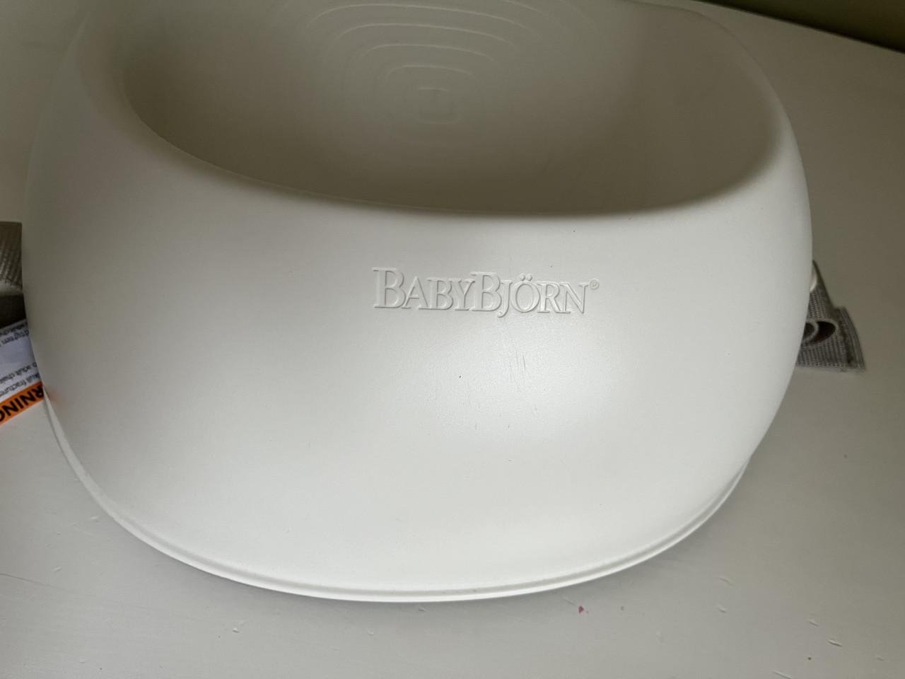 BabyBjörn stoelverhoger – zo goed als nieuw