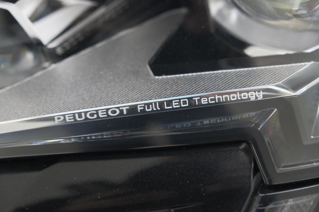 Peugeot 3008 puretech 130 eat8 gt | camera | dodehoekdetectie | adaptieve c