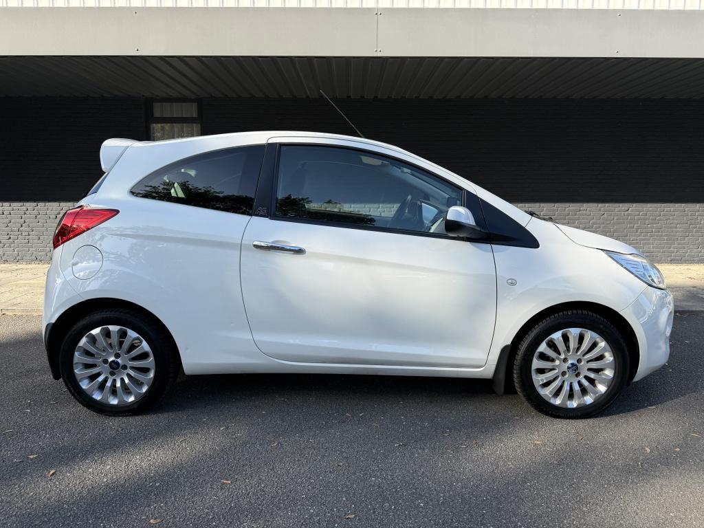 Ford KA 1.2 titanium x - lederen bekleding - nieuwe distributie + grote beu