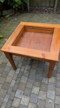 Tafeltje grenen met lade