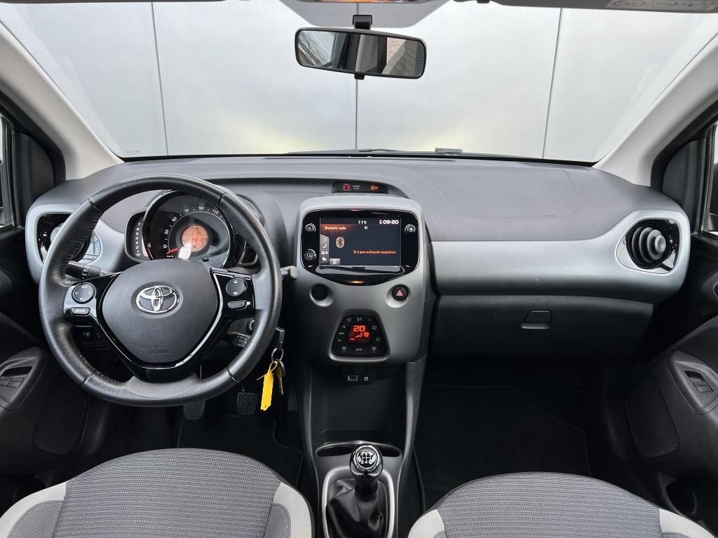Toyota Aygo 1.0 vvt-i x-joy cabrio | nl auto | dealeronderhouden
